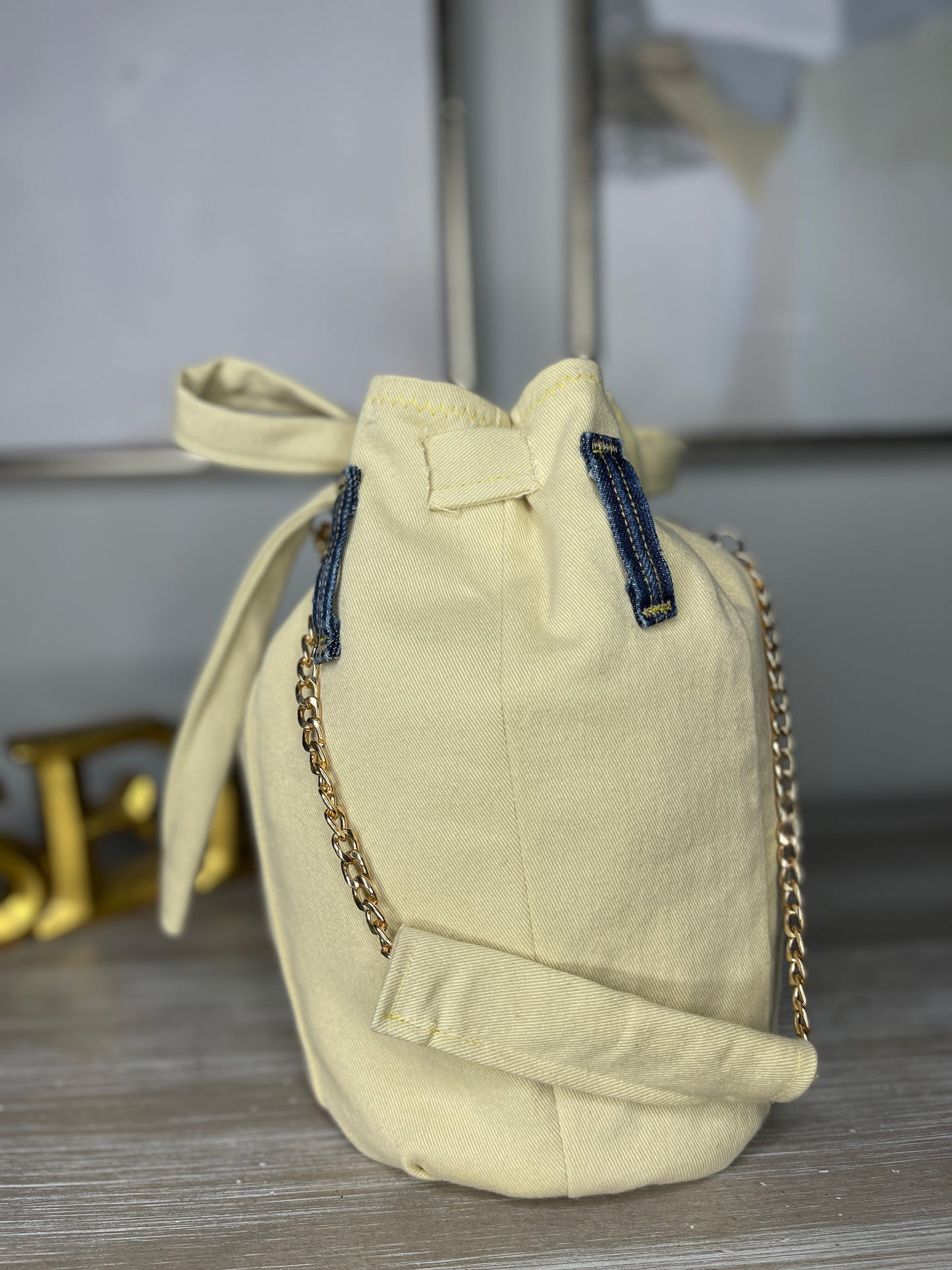 The Money Bag - Queen Bee